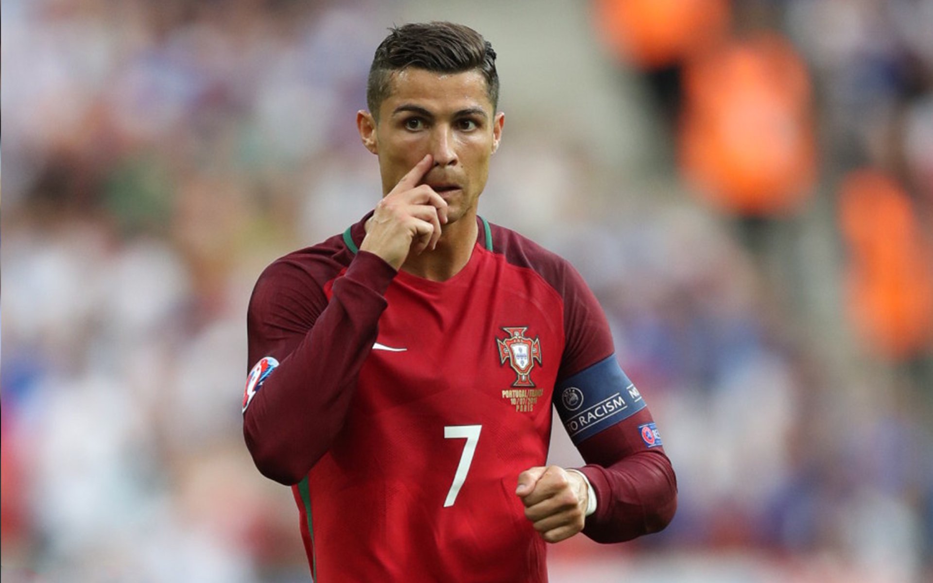 季后赛大战点燃球迷激情